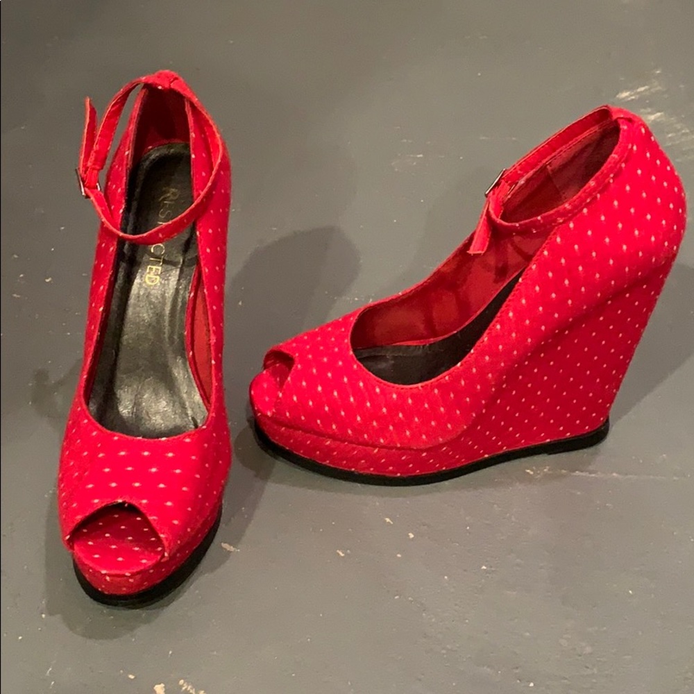 Red wedge heels